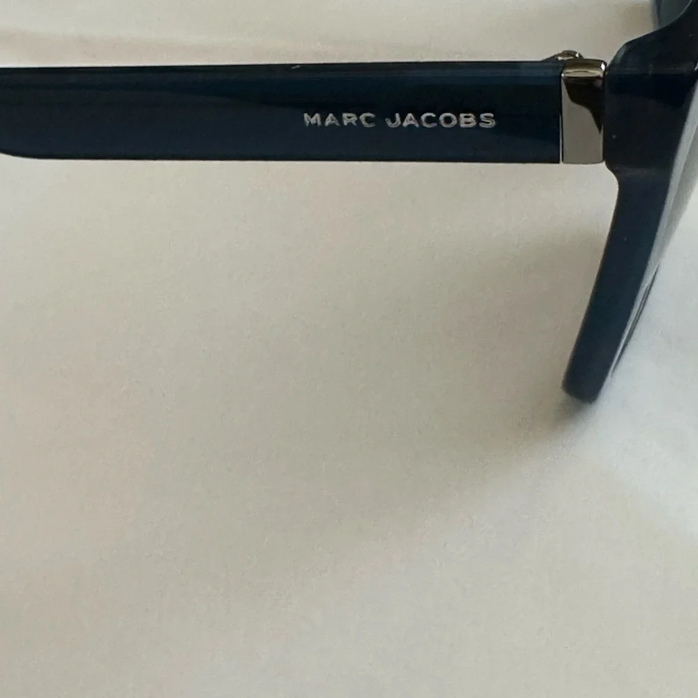 Marc Jacobs***AUTHENTIC*** sunglasses - Picture 6 of 6